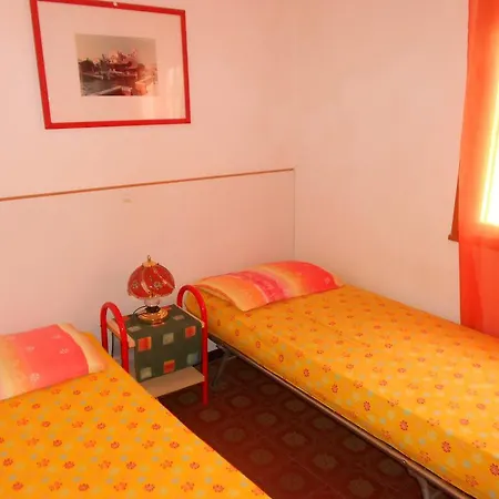 1 Apartment
