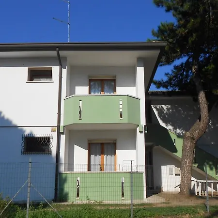 Apartament 1 *
